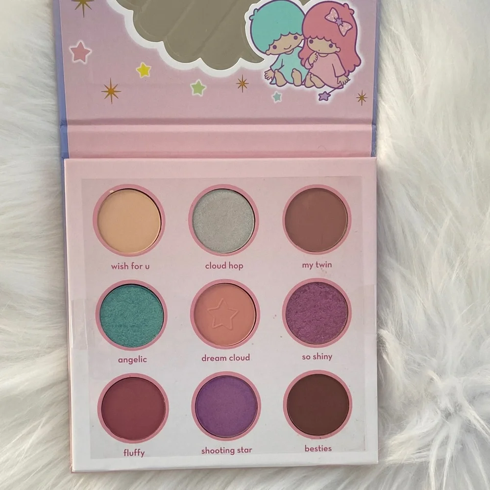 The Crème Shop x Little Twin Stars Dream Cloud Eyeshadow Palette